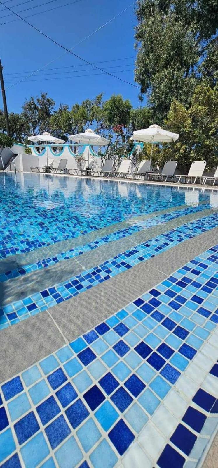 Hotel Palladion カルテラドス エクステリア 写真