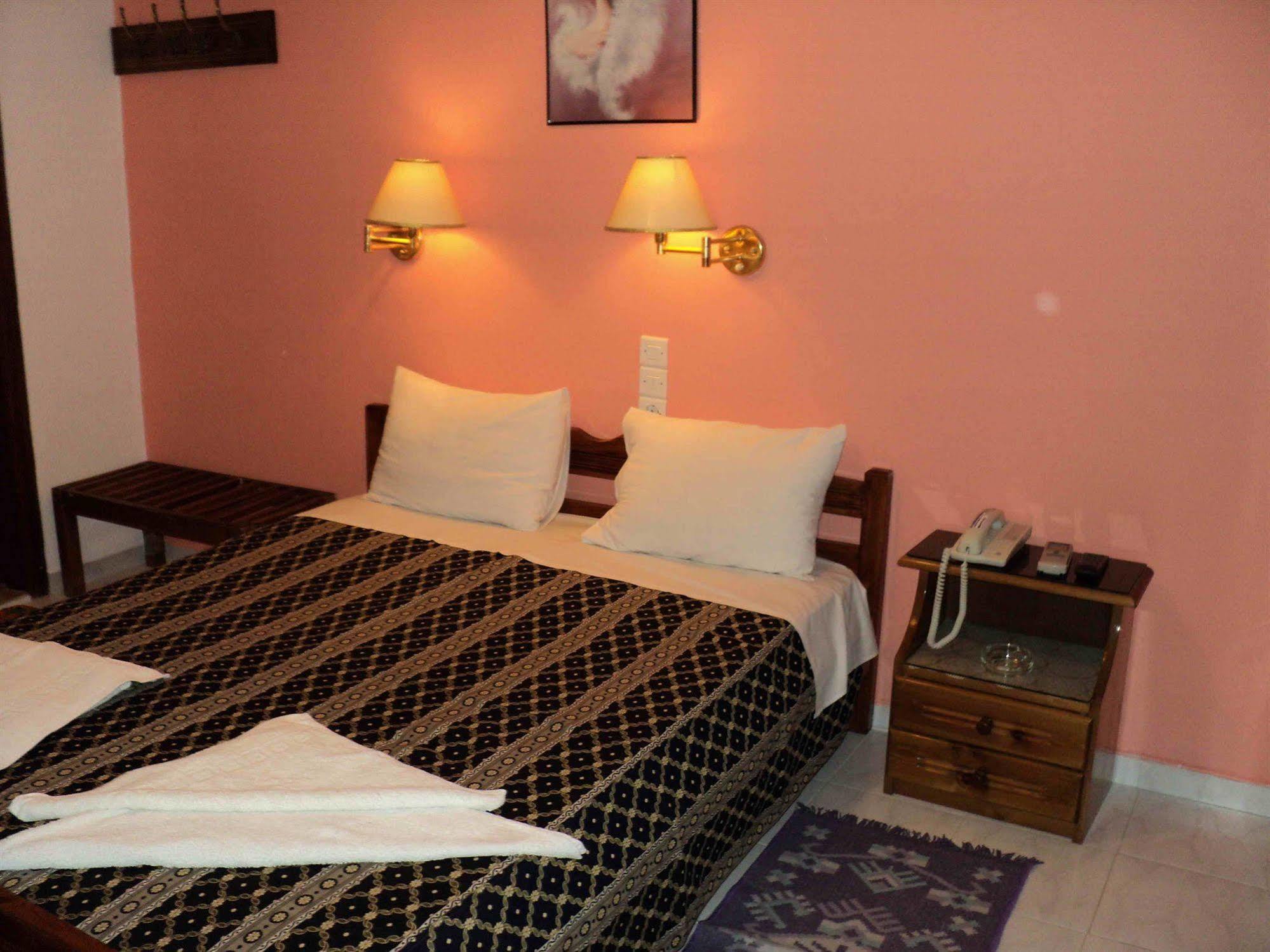 Hotel Palladion カルテラドス エクステリア 写真